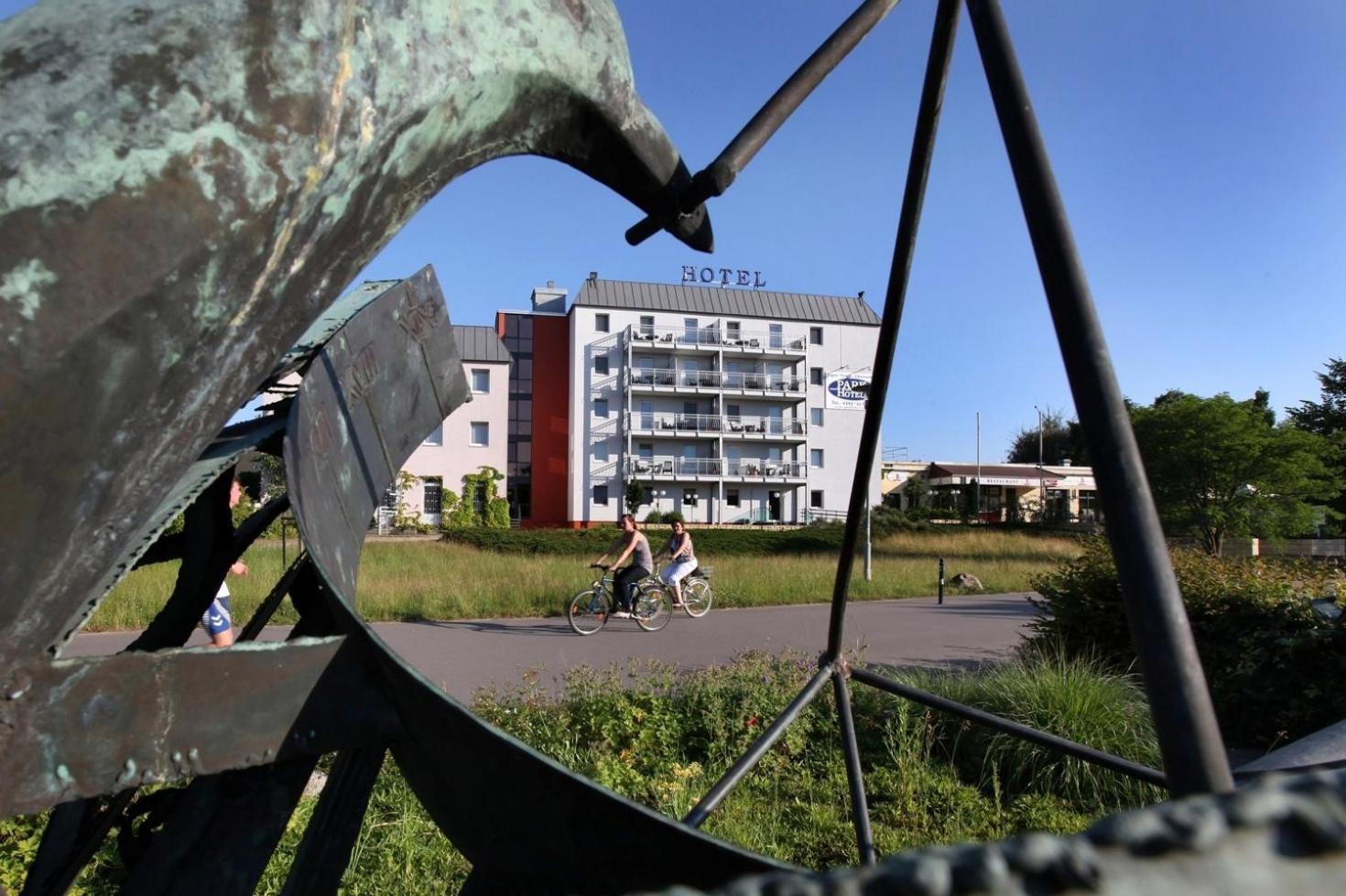 Parkhotel Neubrandenburg Esterno foto