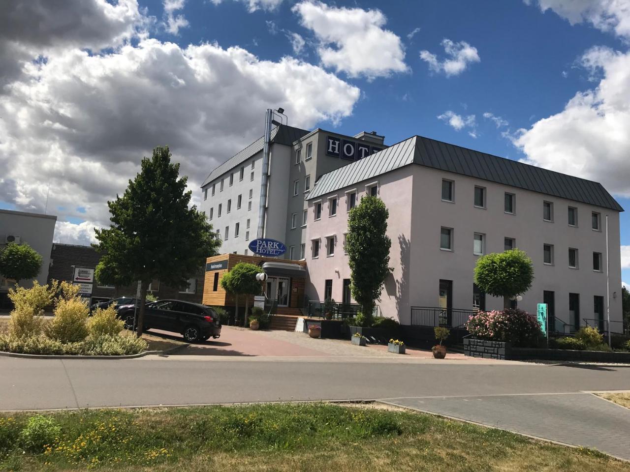 Parkhotel Neubrandenburg Esterno foto